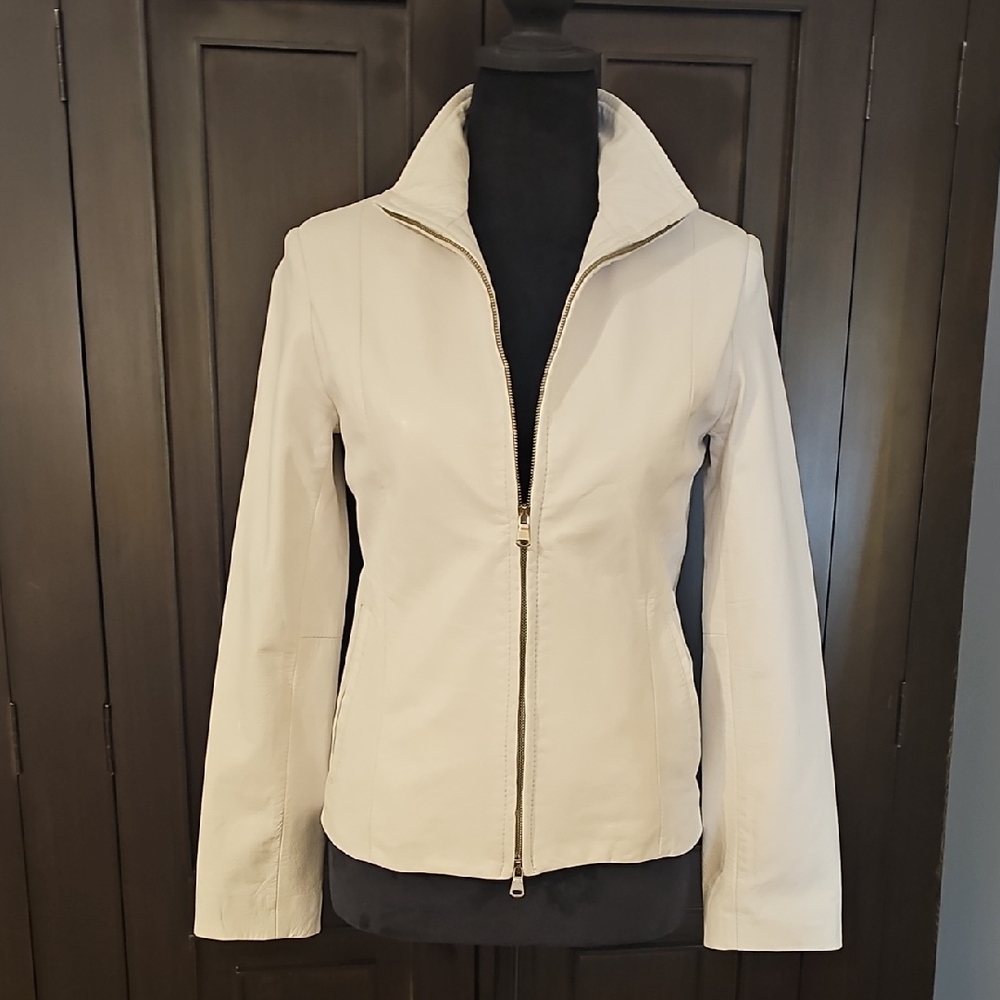 Women's White Italian Leather Jacket - Picture 3 of 17